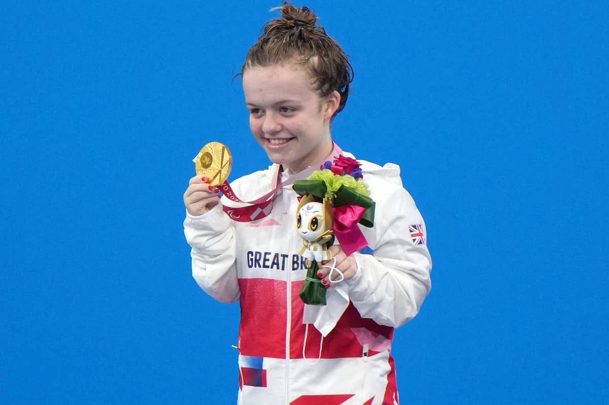 Summers-Newton claims second gold in 100m breaststroke