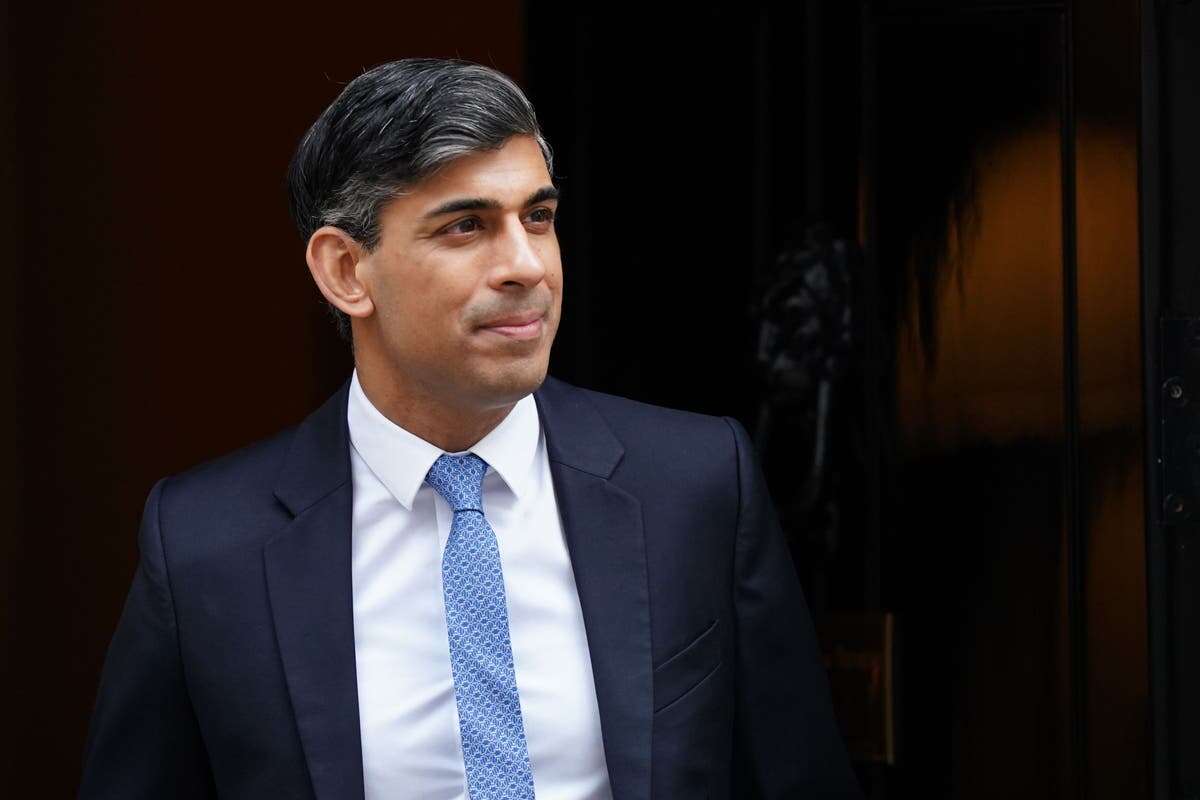 Rishi Sunak fails to express confidence in Post Office CEO under investigation