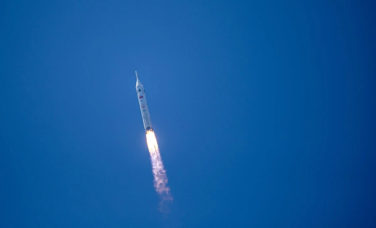 How China could still win the new moon race