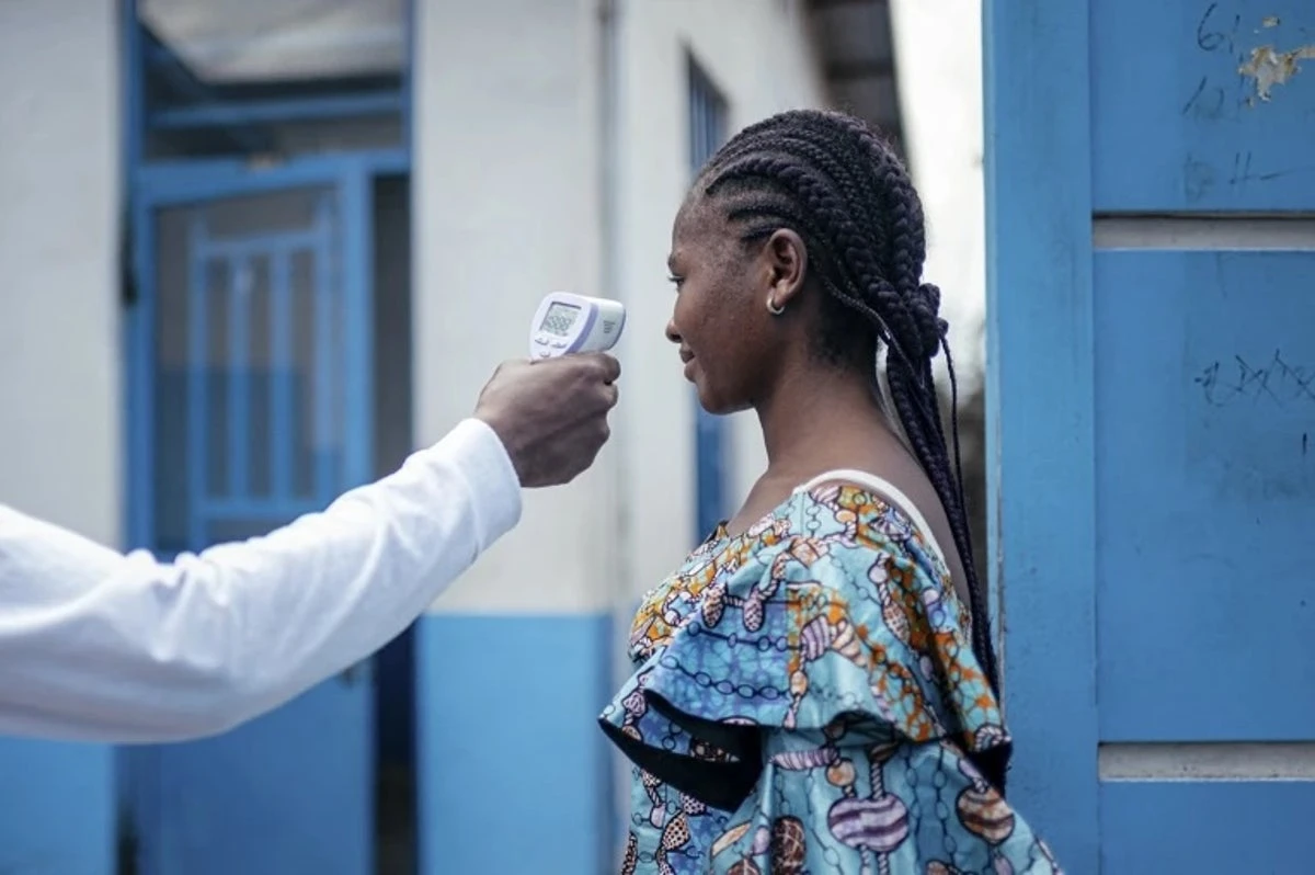 Scientists race to develop Ebola drugs as outbreak surges