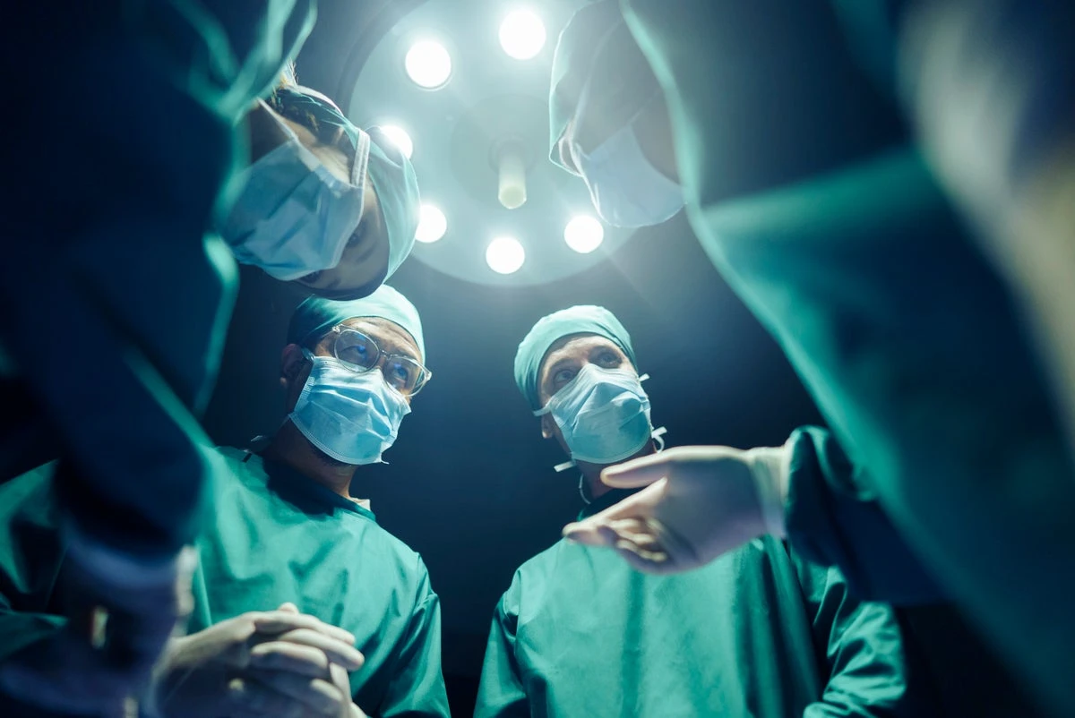The brain processes overheard words under anesthesia, but it may not remember them