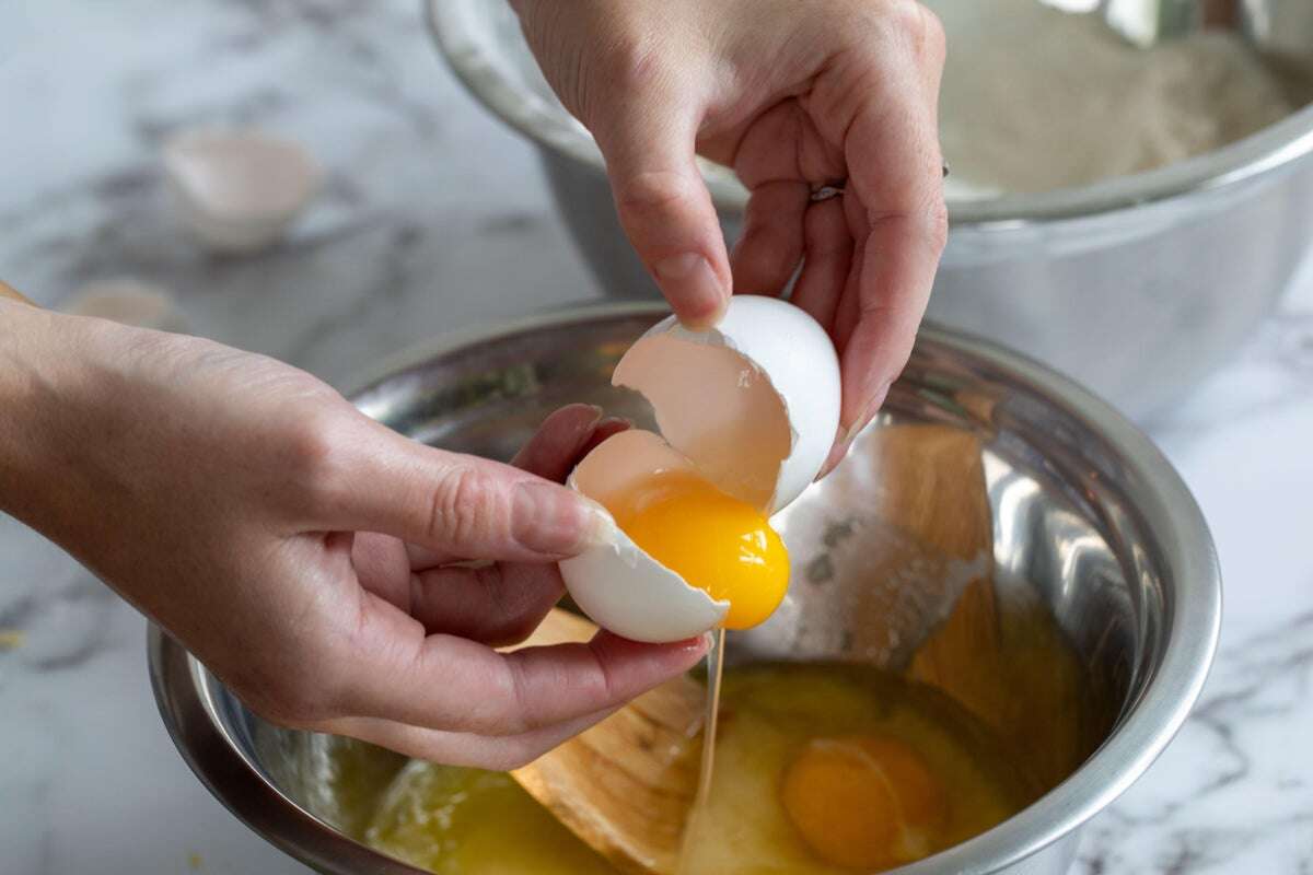 Bird Flu, Salmonella and Other Health Risks from Raw Eggs, Explained