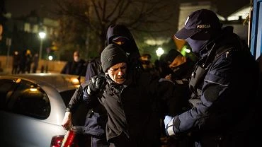Protest w rytmie techno przed Sejmem. Policja spisywaa niemal wszystkich uczestnikw
