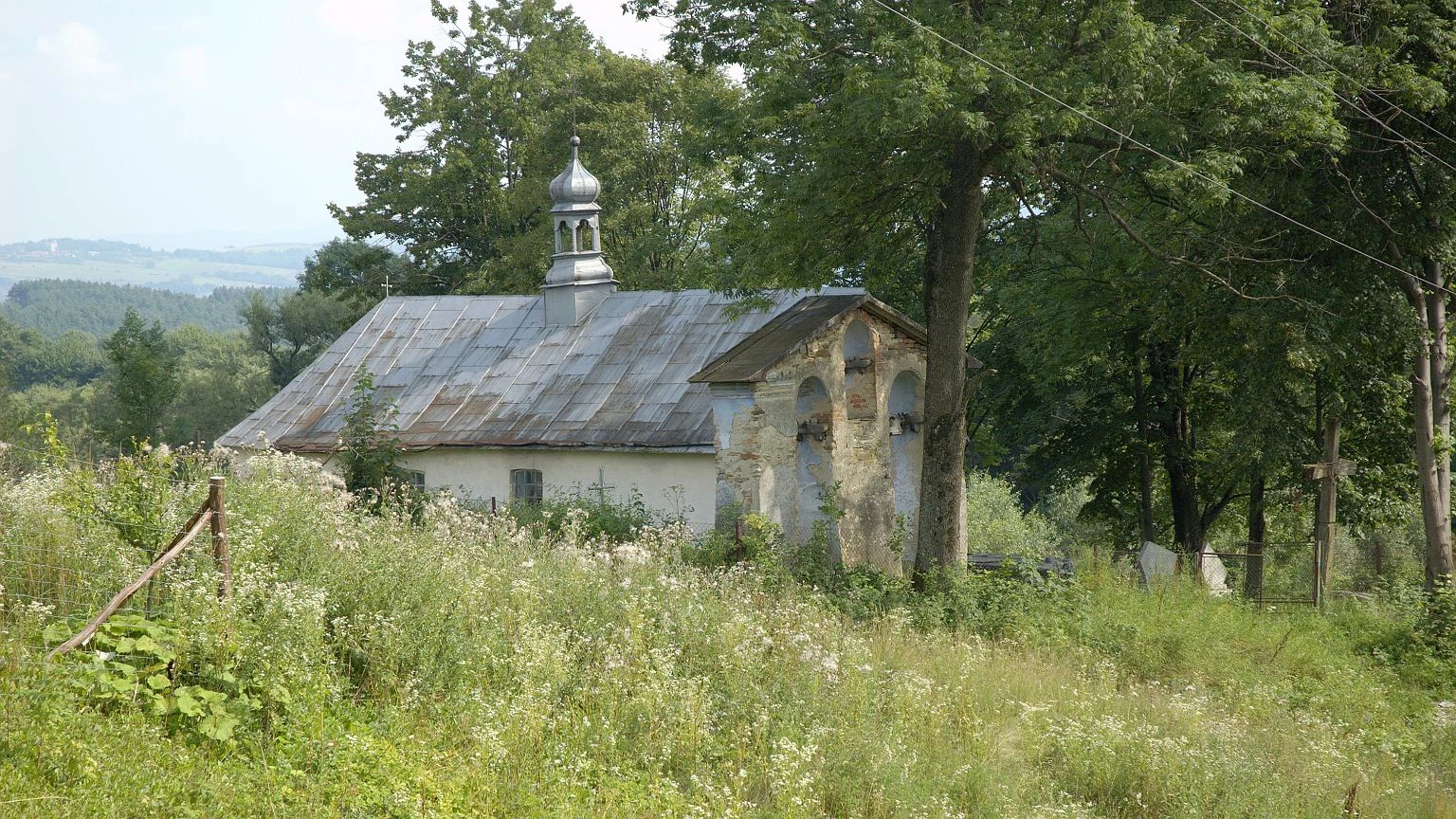 KiedyĹ tÄtniĹa Ĺźyciem, dziĹ mieszka tu jedna osoba. Tajemnicza wioska 30 km od PrzemyĹla