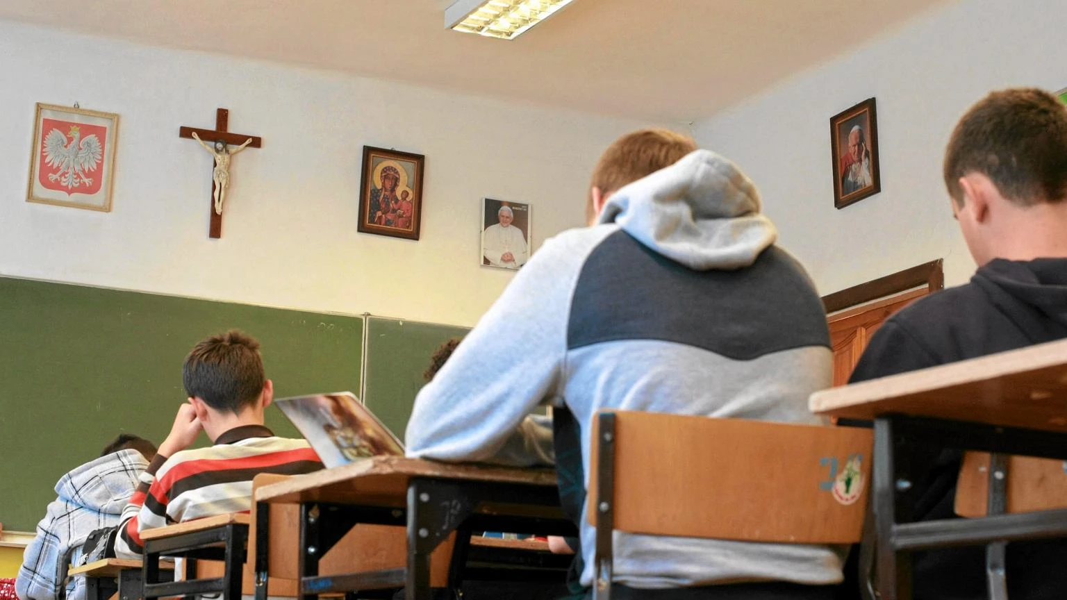 Zmiany od 1 wrzeĹnia. Religia pod lupÄ ministerstwa. Kontrole w szkoĹach sÄ juĹź pewne