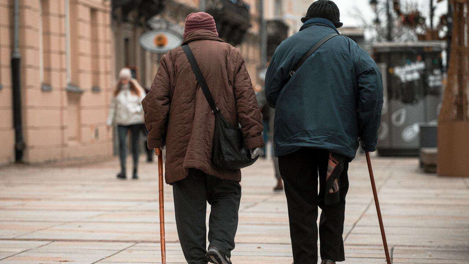 ZUS zabiera 890 zł z emerytury. Seniorzy nie pilnują i załamują ręce. Kolejne zmiany od 1 grudnia