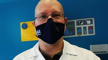 Dr Tomasz Dziecitkowski zgosi hejterw policji: Niektre wiadomoci przekroczyy granice