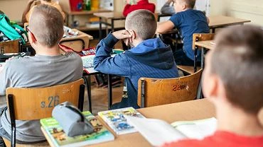 Chopcy s nieznoni? Psycholog: Szkoda, e w szkoach pracuje tak mao mczyzn