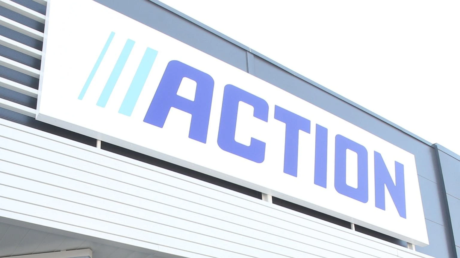 Hicior Action za 10,95 zĹ wygryzie hybrydÄ. Efekt aĹź na dwa tygodnie. A co w Hebe?