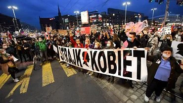 Ekspert o strajku kobiet: Rozpalanie tego konfliktu bardzo negatywnie wpynie na gospodark