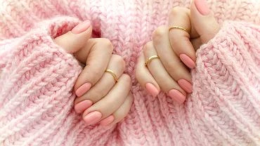 Manicure tytanowy - sprawd, dlaczego jest nazywany nastpc hybrydy