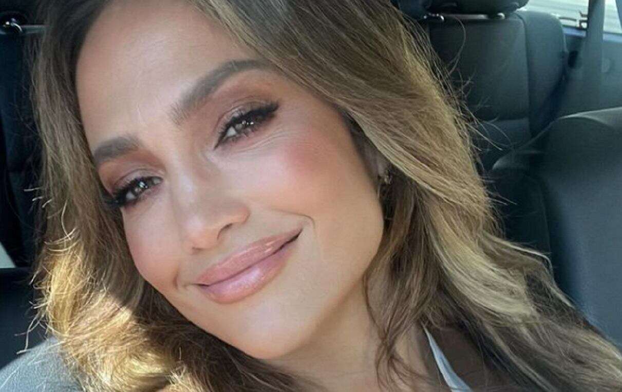 Jennifer Lopez ma 55 lat i wygląda lepiej niż kiedykolwiek. Zachwyca w obcisłym stroju kąpielowym