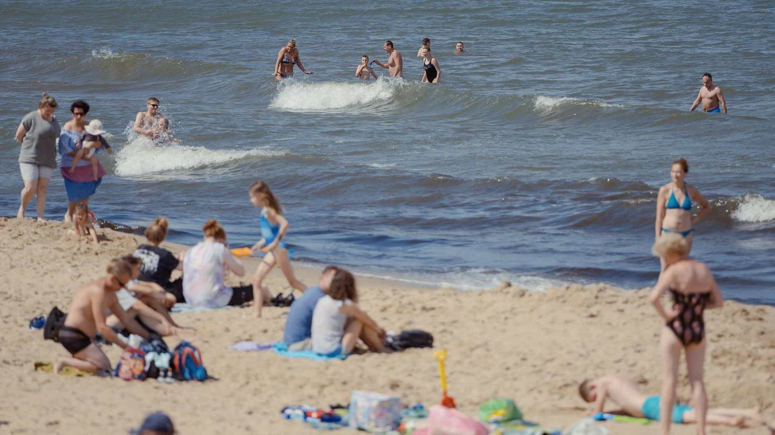 Buractwa na plaży mają się dobrze. Co można znaleźć w piachu? 