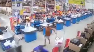 Brazylia. Pki w supermarkecie zawaliy si na ludzi. Nie yje 21-latka [WIDEO]