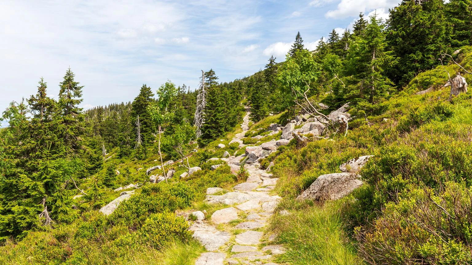 Na tych szlakach nie spotkasz za wielu turystów. Wolą Morskie Oko, bo nie wiedzą, co tracą