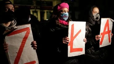Protesty Strajku Kobiet w Warszawie, Krakowie i Poznaniu. 