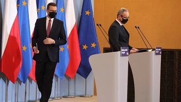 19-letni hobbysta zbiera dane, na ktre potem powouje si sam Morawiecki. Ministerstwo pomija