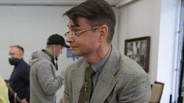 Ernest Zozu zwolniony dyscyplinarnie. To on krytykowa szefw Trjki przed senack komisj