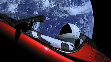 Tesla Elona Muska zbliya si do Marsa. Auto wystrzelono w kosmos ponad dwa lata temu