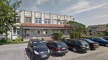 Tarnobrzeg. Chcesz otrzyma skierowanie do specjalisty? Musisz uderzy kijem w parapet przychodni