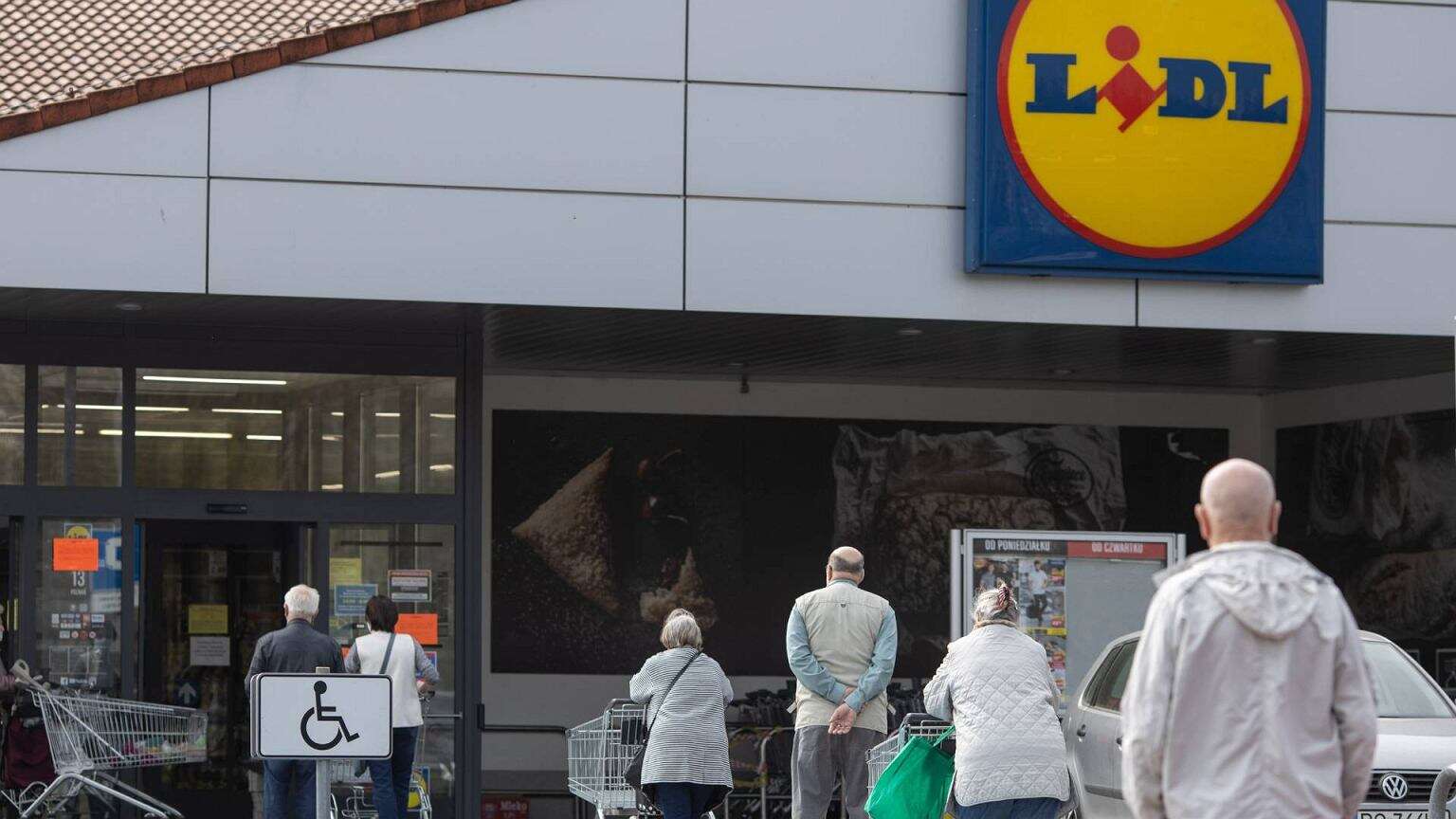 Lidl się postarał. Ciepła kurtka zimowa lepsza niż puchówka za mniej niż 100 zł. Podobna do tej z HM