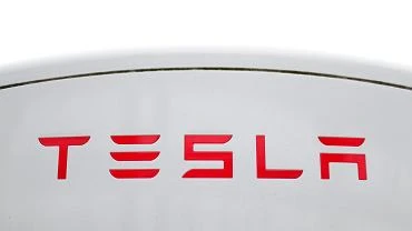 Tesla z kilkunastomilionow kar w Niemczech. Chodzi o baterie