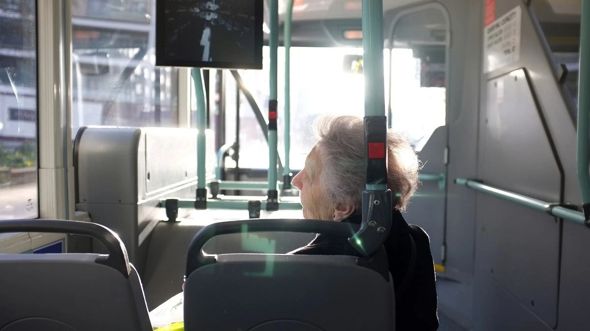 Tu seniorzy nie muszÄ pĹaciÄ za bilety. Wystarczy, Ĺźe speĹniÄ jeden warunek