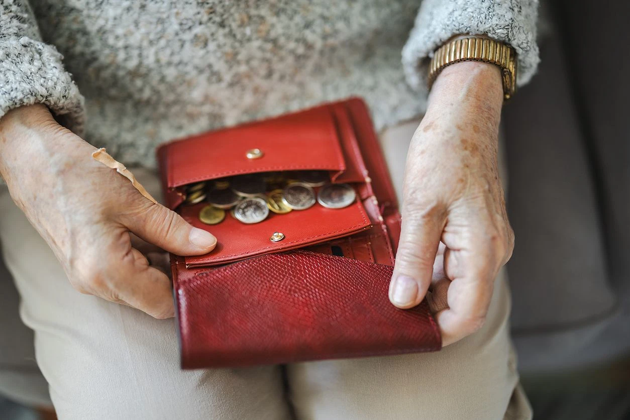 Dekada pracy za najniĹźszÄ krajowÄ. Co z emeryturÄ? Przetrzesz oczy, gdy zobaczysz kwotÄ