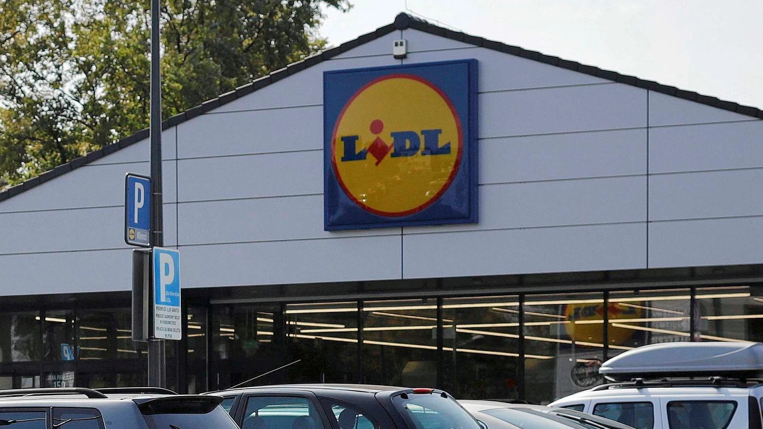 Zapomnij o wiatrakach. Postaw na stole to cudo z Lidla za 59,99 zł. Okazje na upały też w Jula