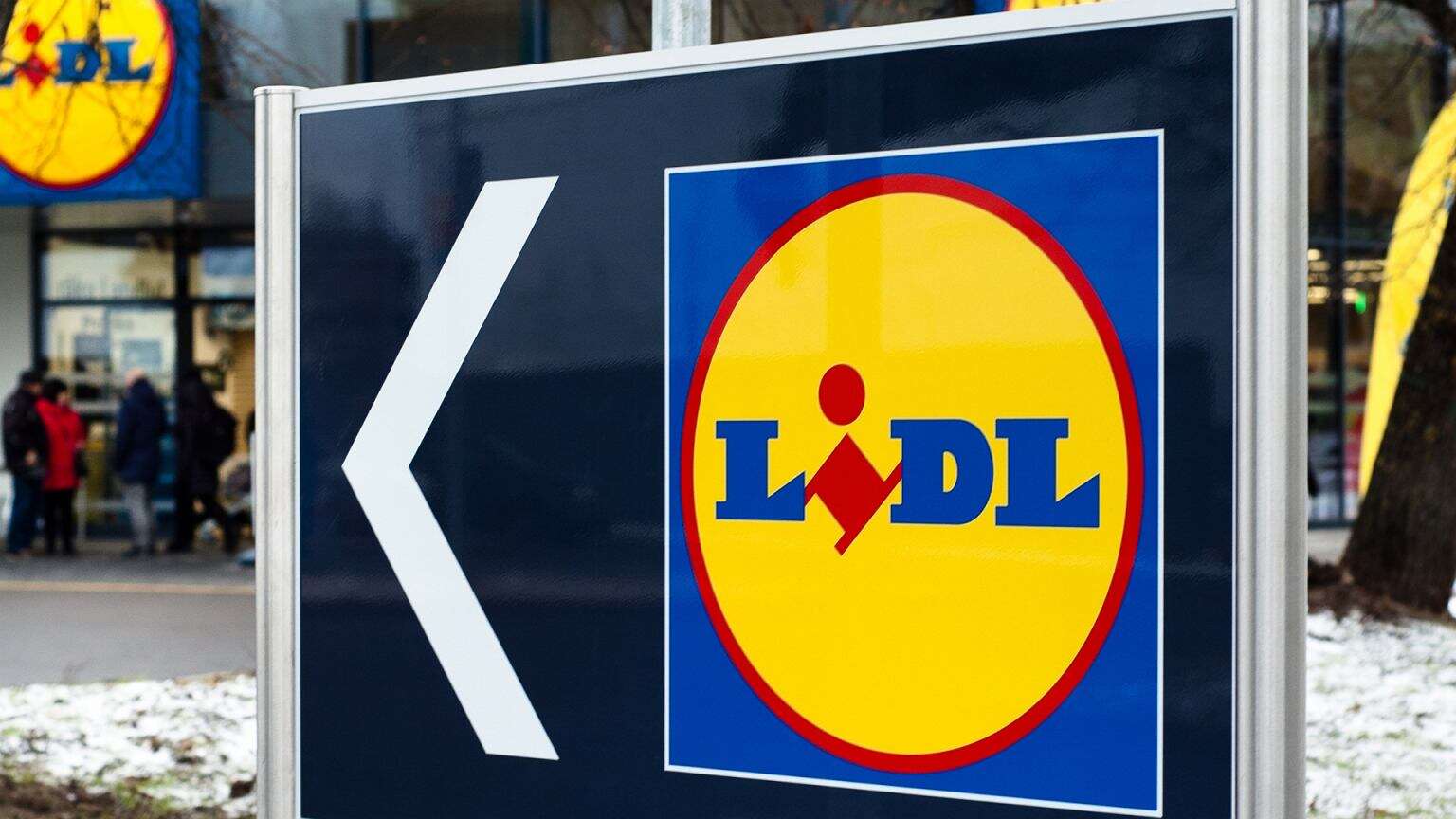 Lidl połączył koszulę z kurtką i skórą! Będzie hit sezonu? I co w innych sklepach?