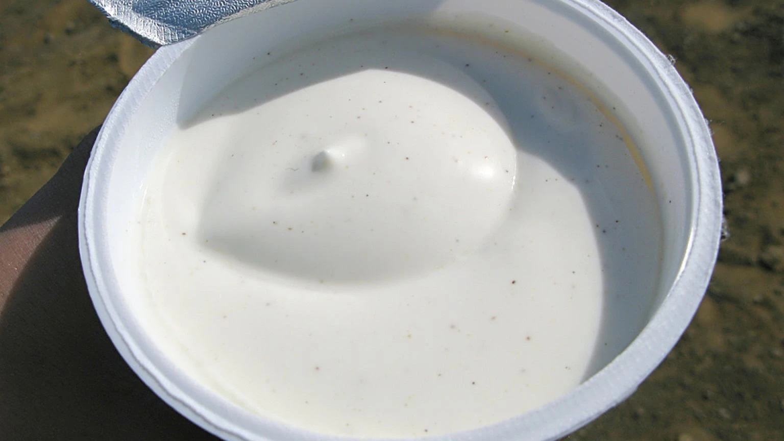 Zdrowsza alternatywa dla jogurtu? Niekoniecznie. Uważaj na taki skyr, bo możesz zrujnować zdrowie