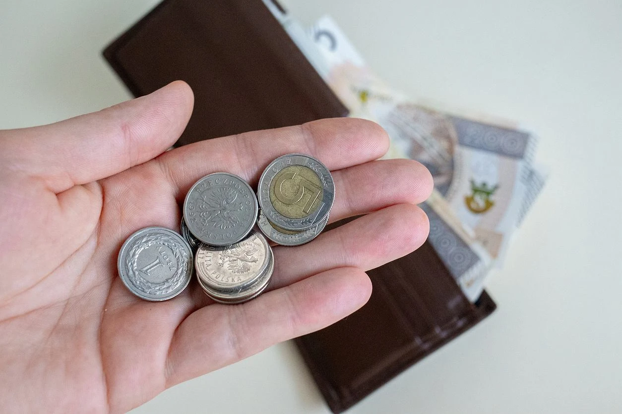PrzepracowaĹa 32 lata. Gdy zobaczyĹa wysokoĹÄ emerytury, przeĹźyĹa szok. 
