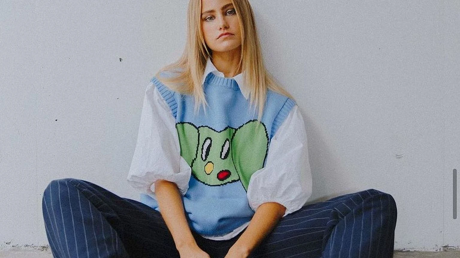 Te lekkie kamizelki Reserved to gorący trend! Influencerki je uwielbiają, a teraz są w wyprzedaży!