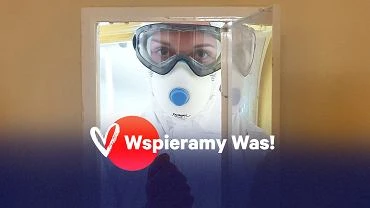 Ewa wykonuje testy na koronawirusa. 