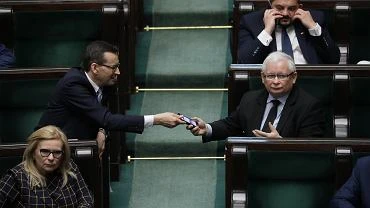Sonda. PiS powoli ronie, ale wci 