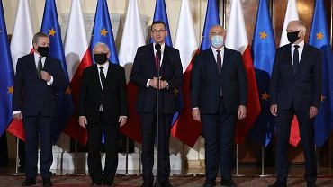 Ranking zaufania do politykw. Szymon Hoownia znalaz si na podium, Rafa Trzaskowski poza