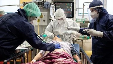 Koronawirus w Polsce. 373 zgonw na COVID-19 w cigu 24 godzin. Najwicej od pocztku epidemii