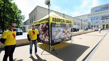 Krakw. Przyjto uchwa ws. zakazu prezentowania drastycznych treci w przestrzeni publicznej