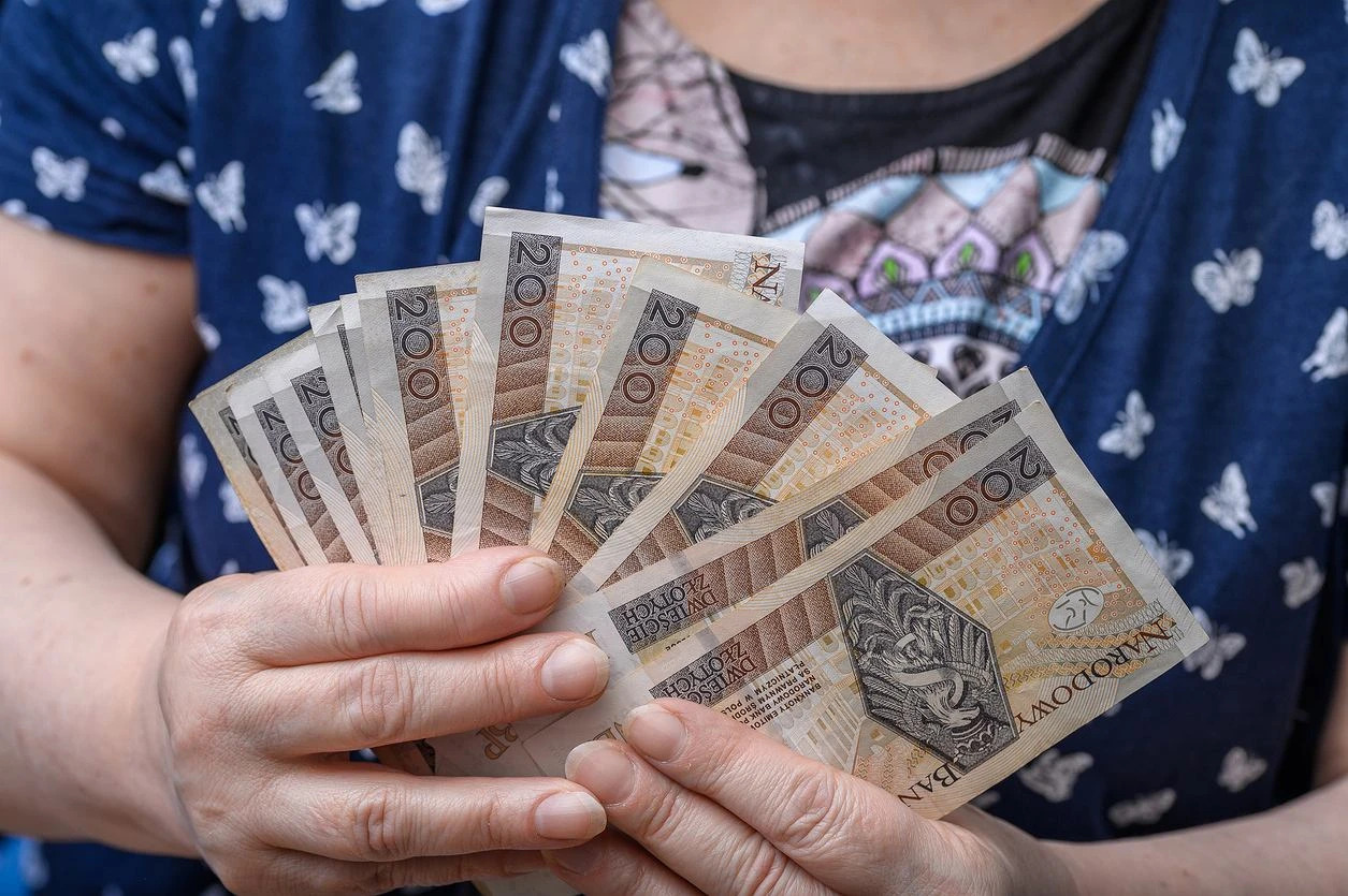 Tyle co miesiąc trzeba zarabiać, by być 