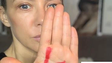 Kinga Rusin przeznaczya 100 tys. z na pomoc protestujcym kobietom. 
