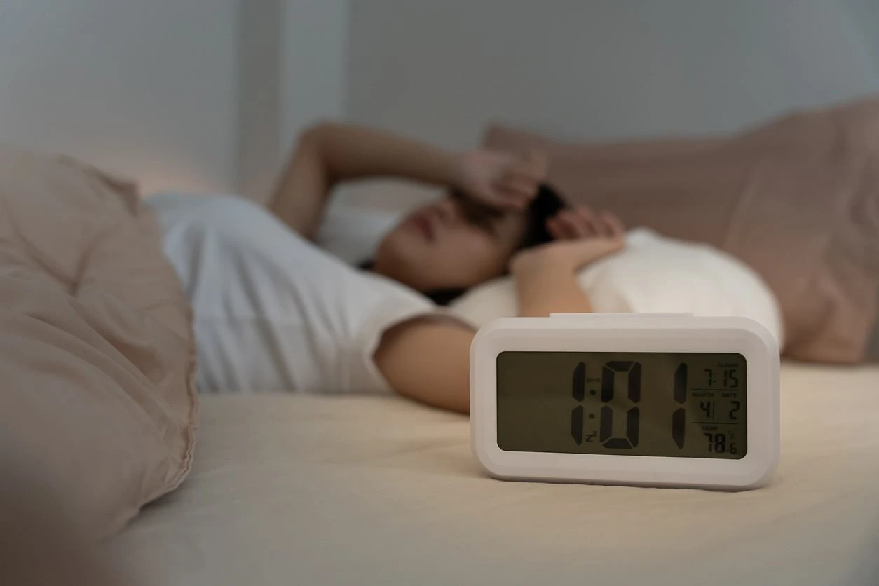 Masz problemy ze snem zawsze, gdy nadchodzi jesieĹ? Nie jesteĹ sama. PowĂłd moĹźe ciÄ zaskoczyÄ