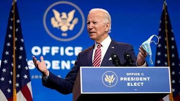 Joe Biden w ofensywie, Donald Trump w odwrocie. 