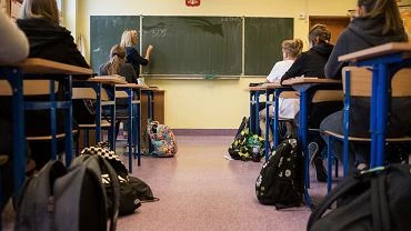 Nauczyciele odchodz ze szk. 1 wrzenia zrezygnowao 424 pedagogw. Przechodz te na emerytur i wiadczenia kompensacyjne