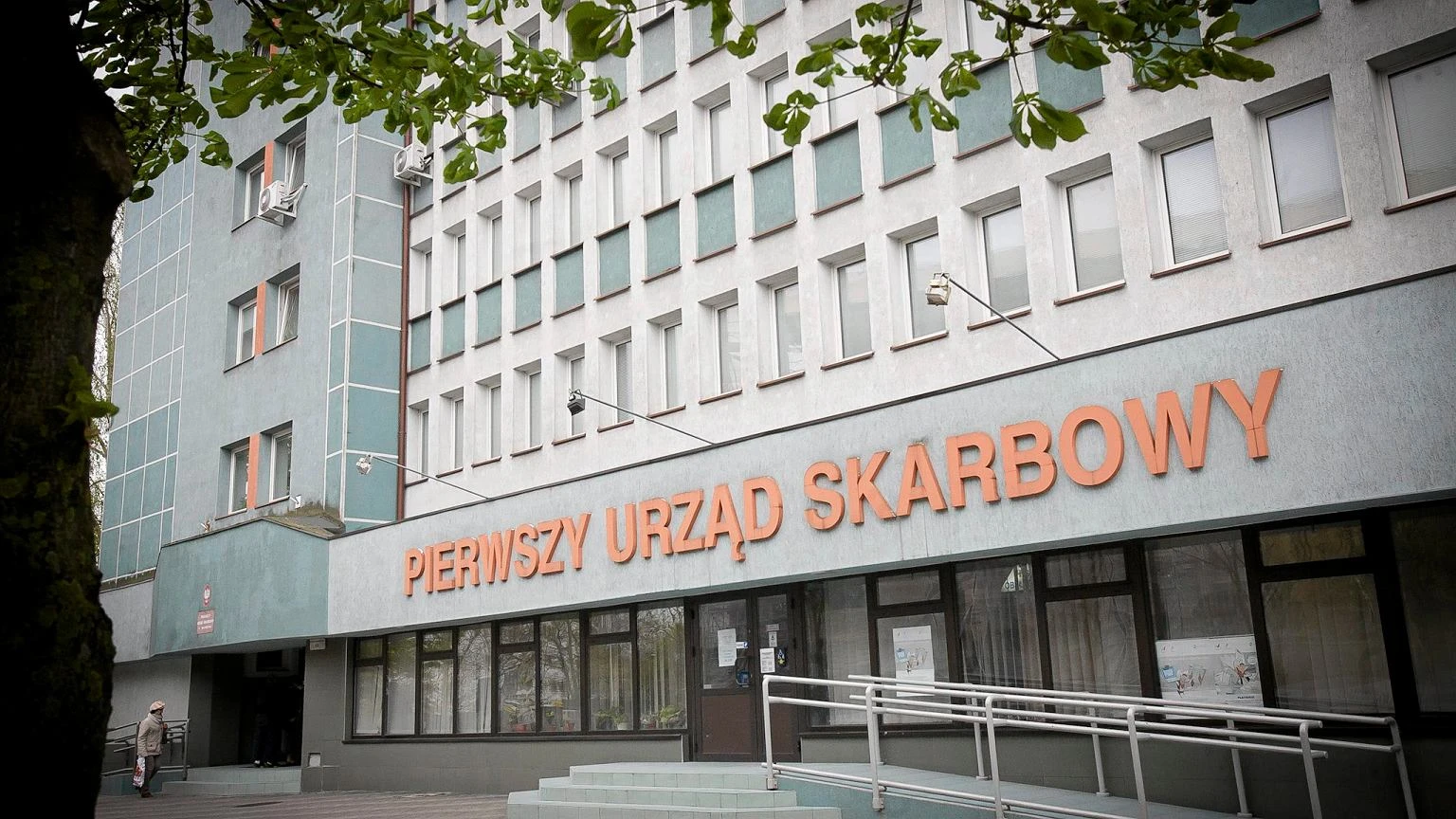 Zrobisz taki przelew? Podniesiesz alarm w banku. Nawet nie zapyta. Od razu powiadomi skarbówkę