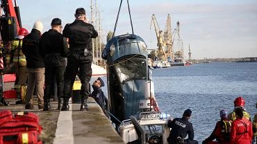 Szczecin. miertelny wypadek nad wybrzeem Odry. Kierowca wjecha na wstecznym do rzeki