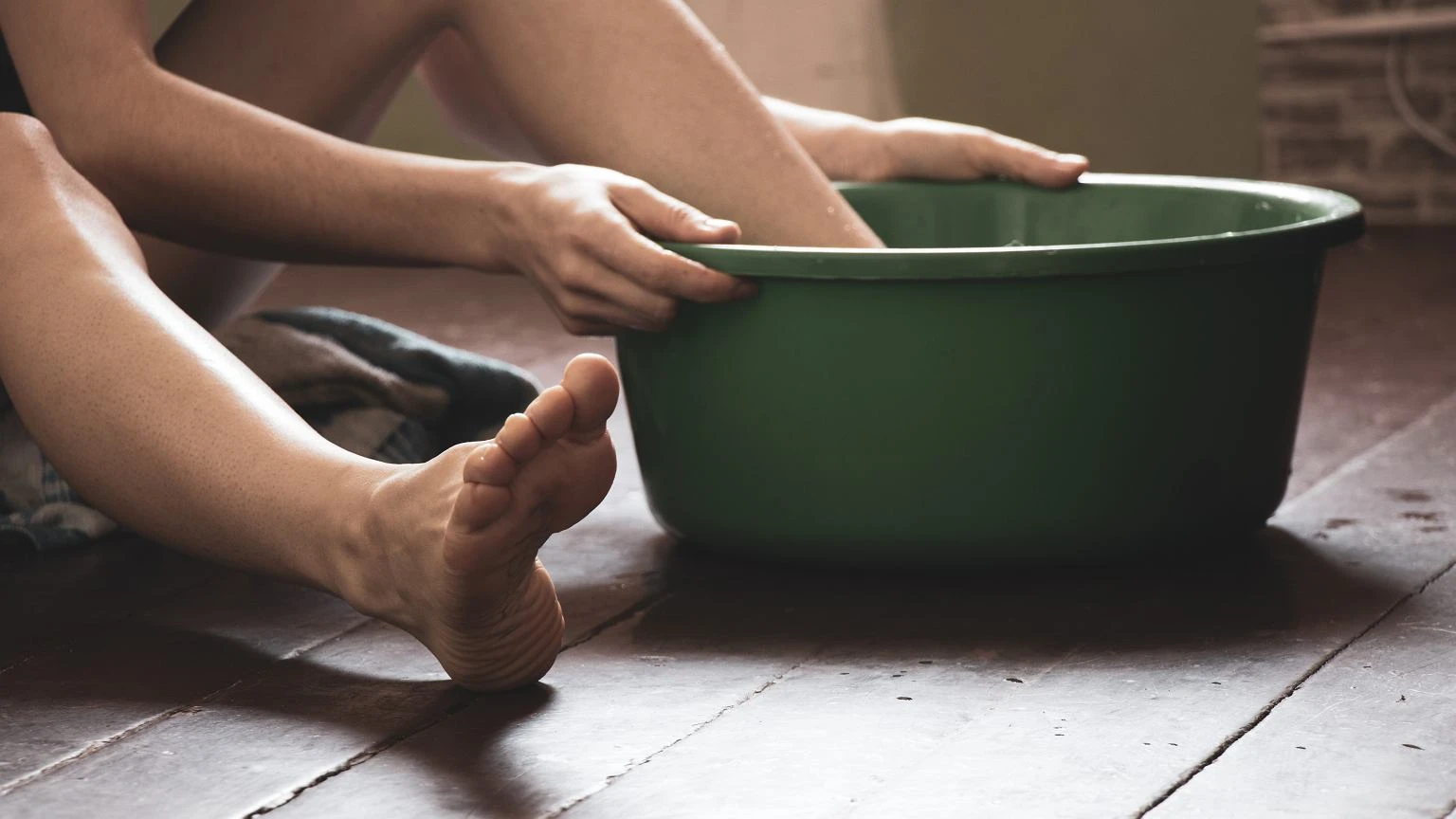 Nie kupujÄ juĹź dezodorantu do stĂłp. Ten trik dziaĹa lepiej niĹź drogie preparaty. Kosztuje grosze