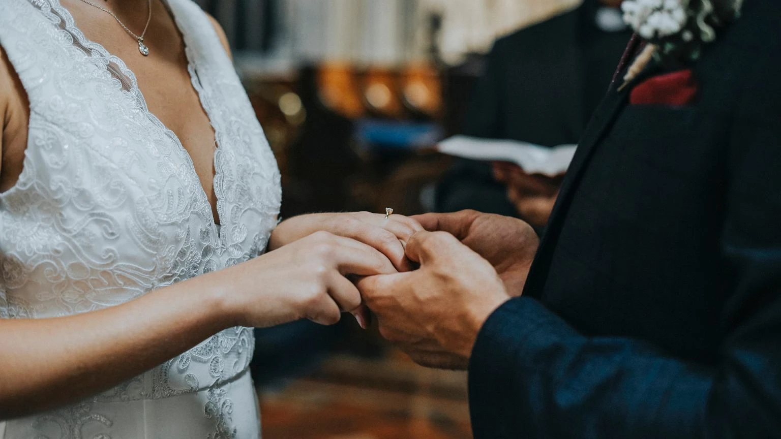 Nie wszystko po ślubie jest wspólne. Do tych pieniędzy małżonek nie ma praw nawet bez intercyzy