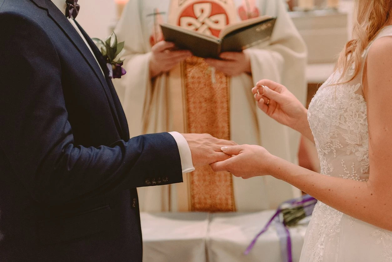 Miłość nie wystarczy. W tych przypadkach nie ma co liczyć na łaskę księdza. Odmówi ślubu