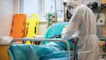 Koronawirus. W szpitalach zaczyna brakowa ek dla zakaonych. Najgorzej na lsku