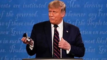 Trump ma koronawirusa. Na debacie szydzi z maseczek, wczeniej chcia leczy COVID-19 wybielaczem